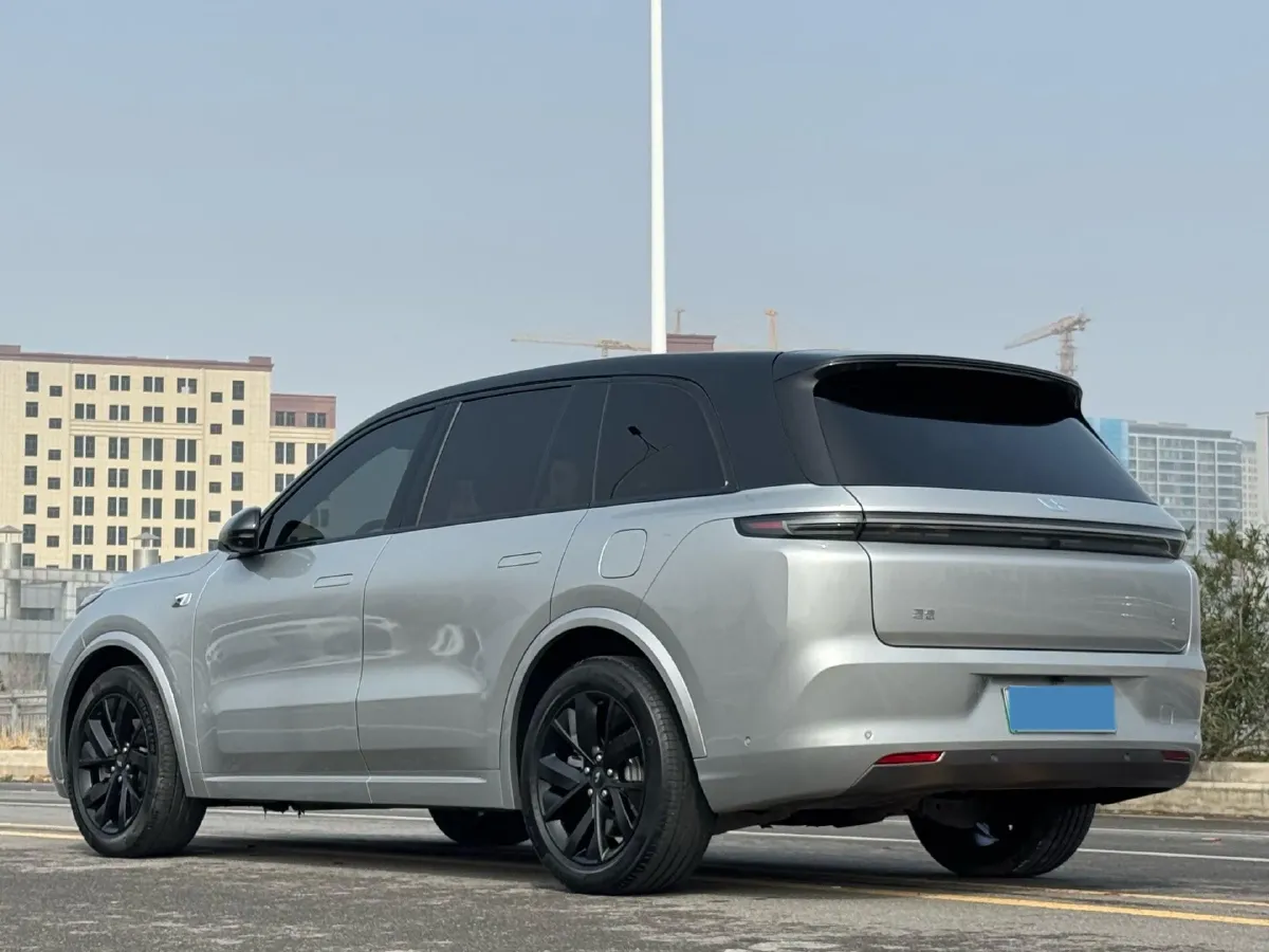 2023 Li L8 Range Extended 154HP REEV 40.9KWH,autocango,china used car exporter,china ev exporter,chinese used car exporter,chinese used ev exporter