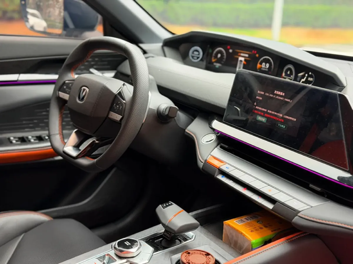 2023 ChangAn UNI-V 1.5T 188HP L4 7DCT,autocango,china used car exporter,china ev exporter,chinese used car exporter,chinese used ev exporter