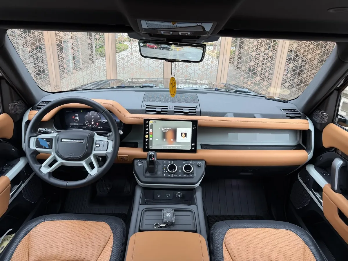 2023 Land Rover Defender 3.0T 400HP L6 8AT,autocango,china used car exporter,china ev exporter,chinese used car exporter,chinese used ev exporter