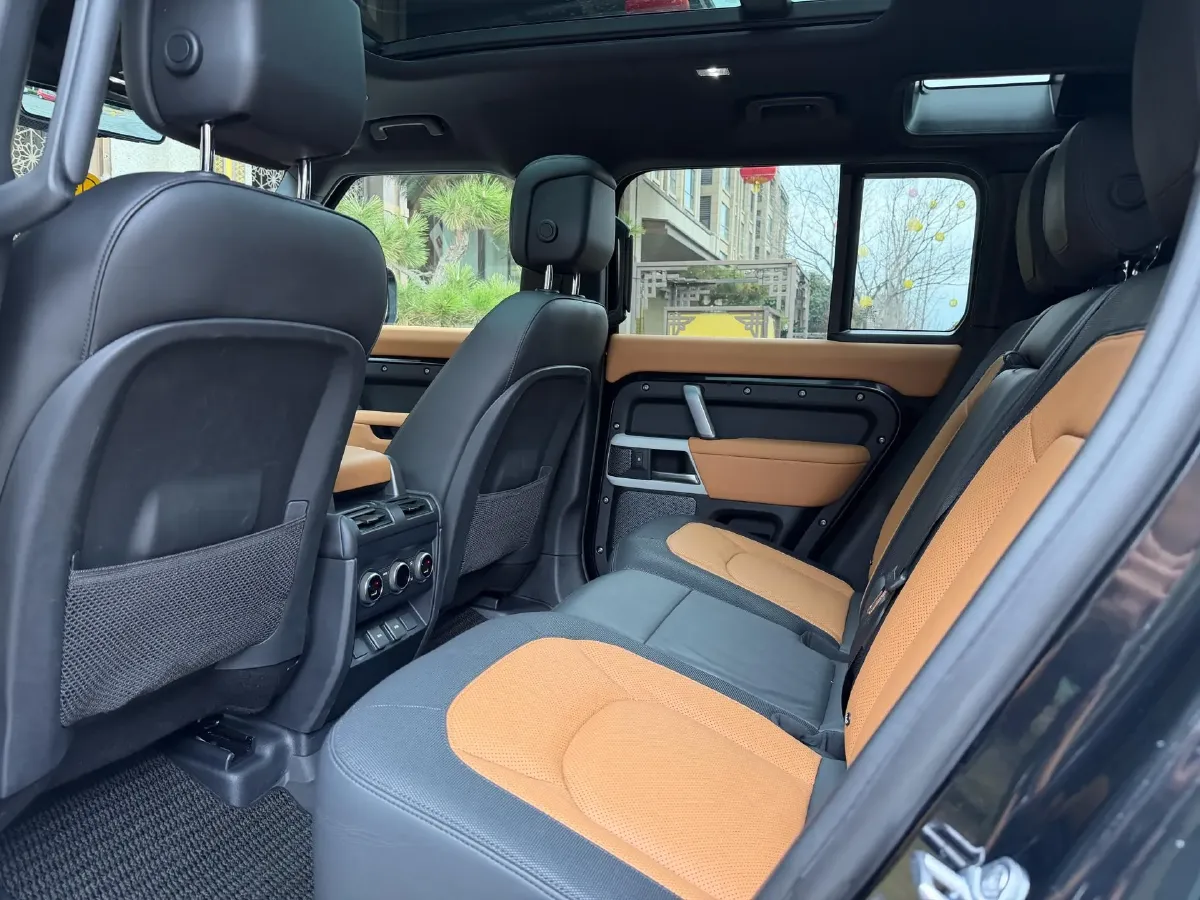 2023 Land Rover Defender 3.0T 400HP L6 8AT,autocango,china used car exporter,china ev exporter,chinese used car exporter,chinese used ev exporter