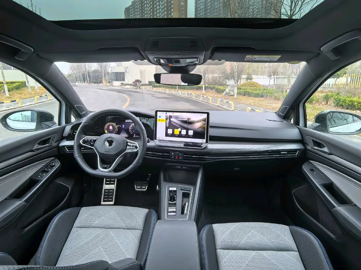 2025 Volkswagen Golf 1.5T 160HP L4 7DCT,autocango,china used car exporter,china ev exporter,chinese used car exporter,chinese used ev exporter