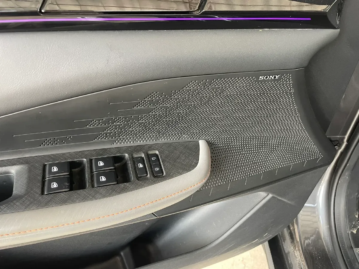 2022 ChangAn UNI-V 1.5T 188HP L4 7DCT,autocango,china used car exporter,china ev exporter,chinese used car exporter,chinese used ev exporter