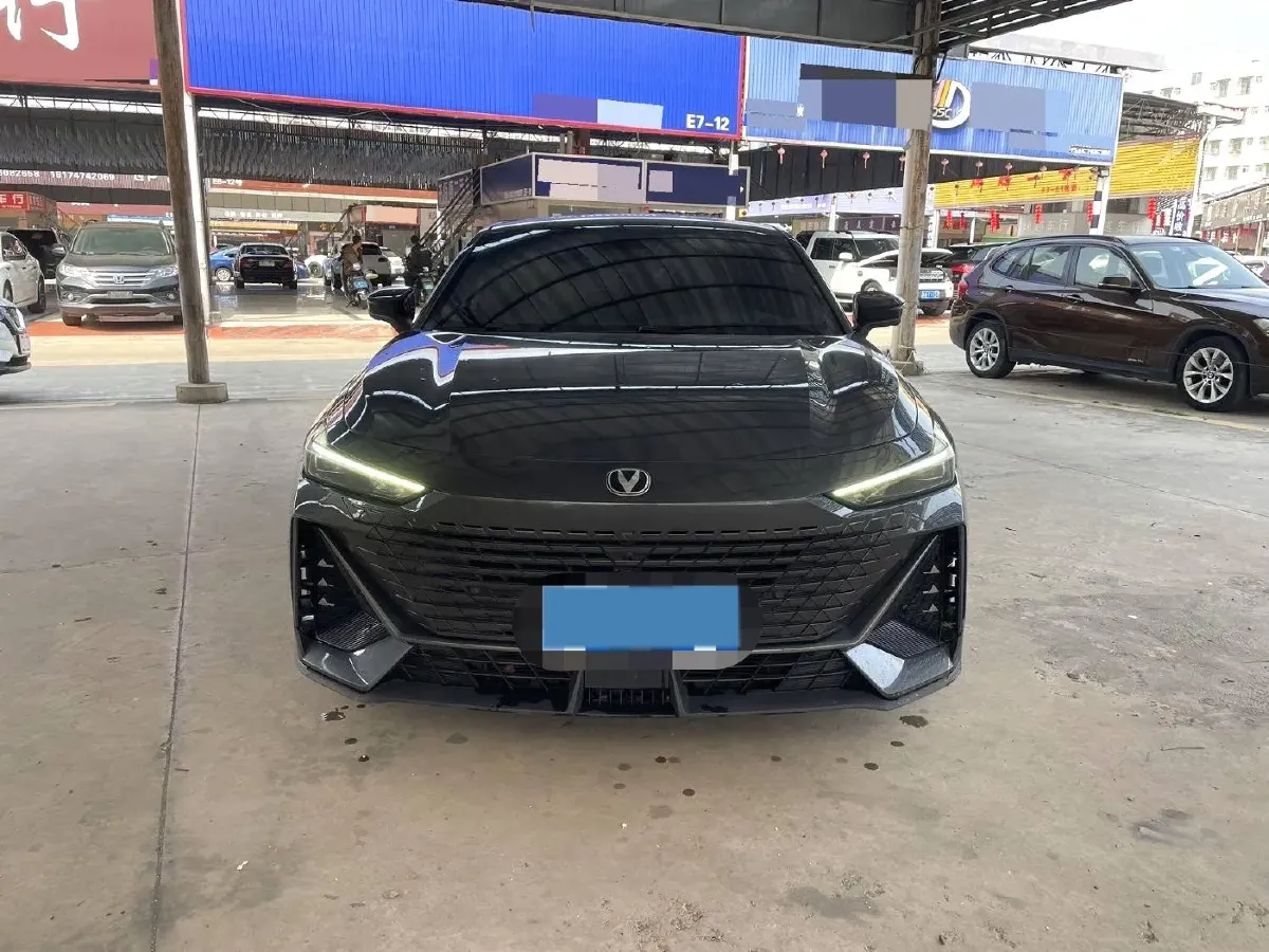 2022 ChangAn UNI-V 1.5T 188HP L4 7DCT,autocango,china used car exporter,china ev exporter,chinese used car exporter,chinese used ev exporter