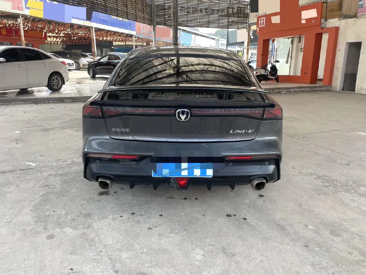2022 ChangAn UNI-V 1.5T 188HP L4 7DCT,autocango,china used car exporter,china ev exporter,chinese used car exporter,chinese used ev exporter