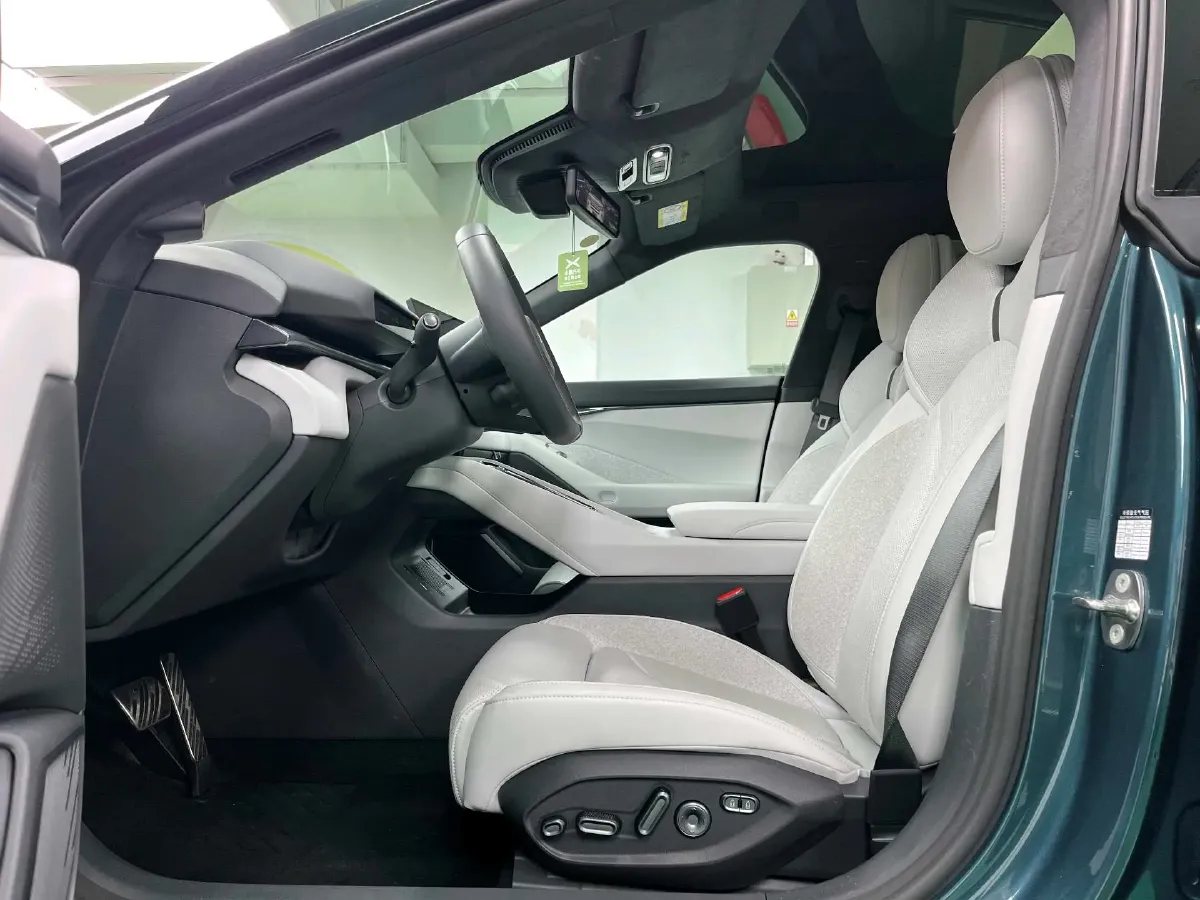 2025 Xpeng P7 BEV,autocango,china used car exporter,china ev exporter,chinese used car exporter,chinese used ev exporter