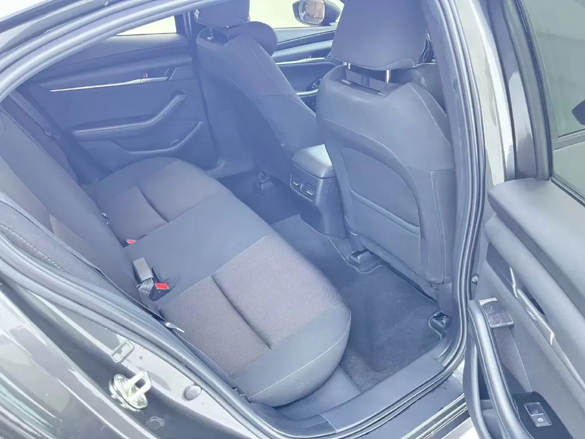 2023 Mazda 3 Axela 2.0L 158HP L4 6AT,autocango,china used car exporter,china ev exporter,chinese used car exporter,chinese used ev exporter