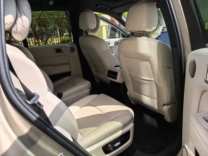 2023 Li L8 Range Extended 154HP REEV 40.9KWH,autocango,china used car exporter,china ev exporter,chinese used car exporter,chinese used ev exporter