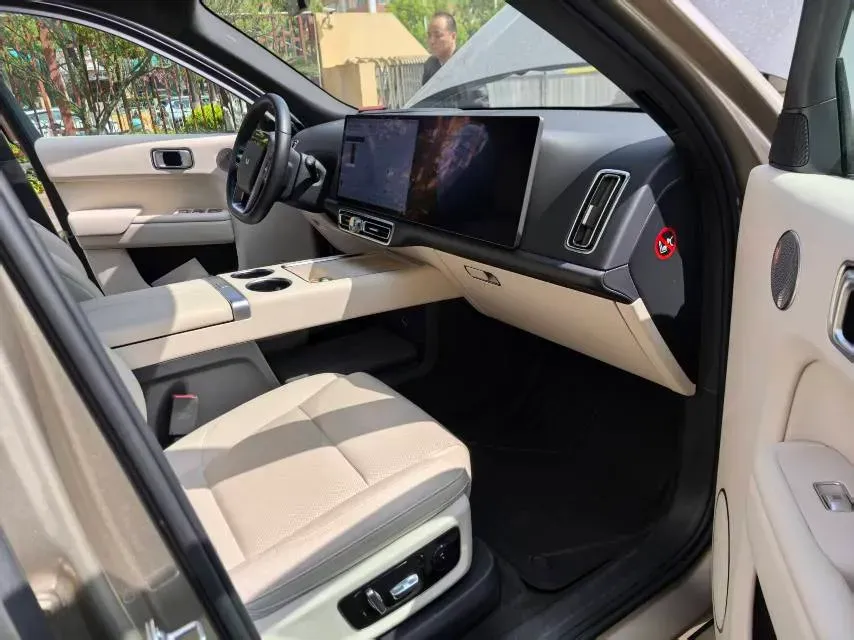 2023 Li L8 Range Extended 154HP REEV 40.9KWH,autocango,china used car exporter,china ev exporter,chinese used car exporter,chinese used ev exporter