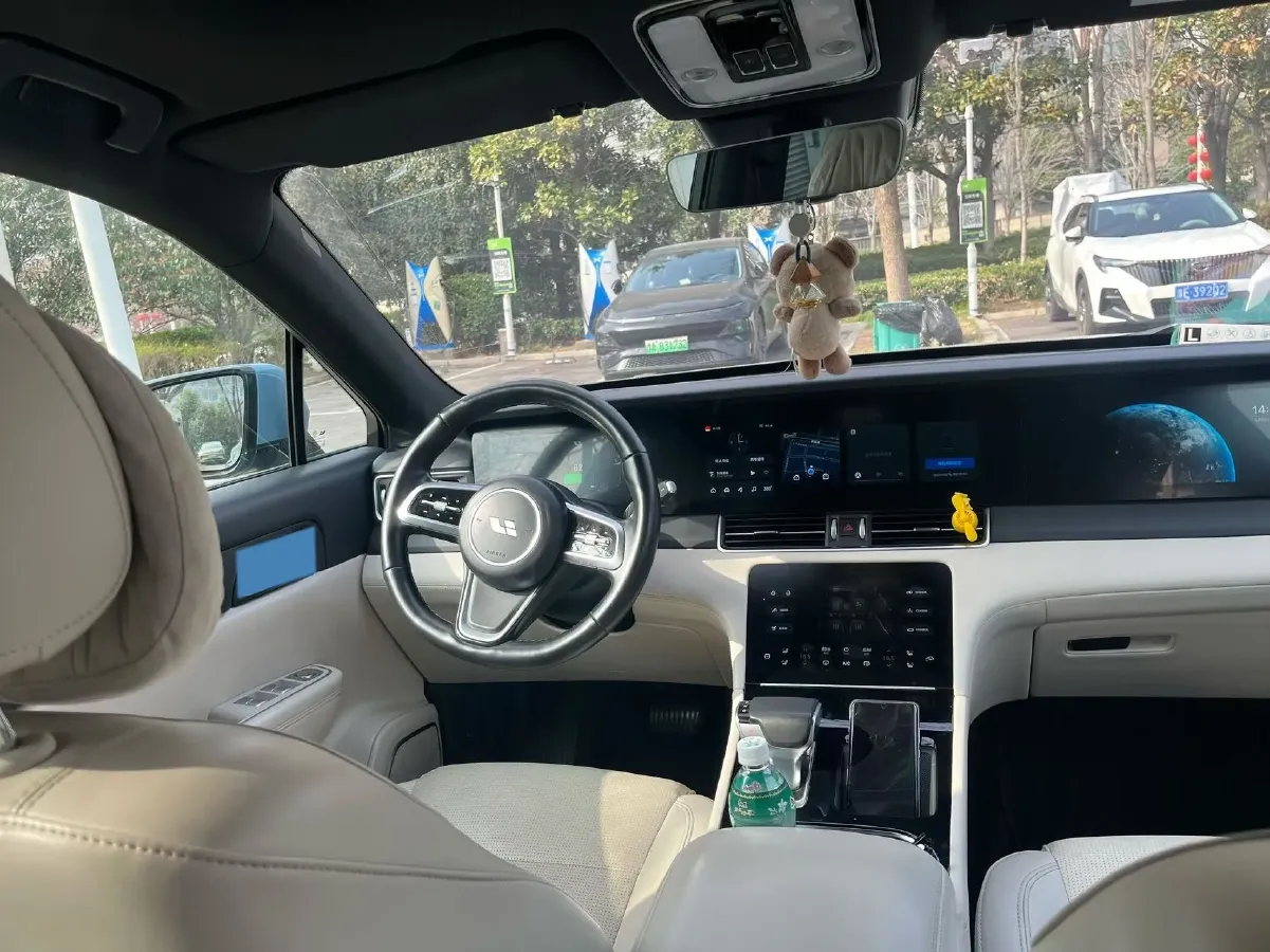 2021 Li ONE Range Extended 131HP REEV 40.5KWH,autocango,china used car exporter,china ev exporter,chinese used car exporter,chinese used ev exporter