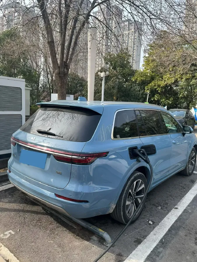 2021 Li ONE Range Extended 131HP REEV 40.5KWH,autocango,china used car exporter,china ev exporter,chinese used car exporter,chinese used ev exporter