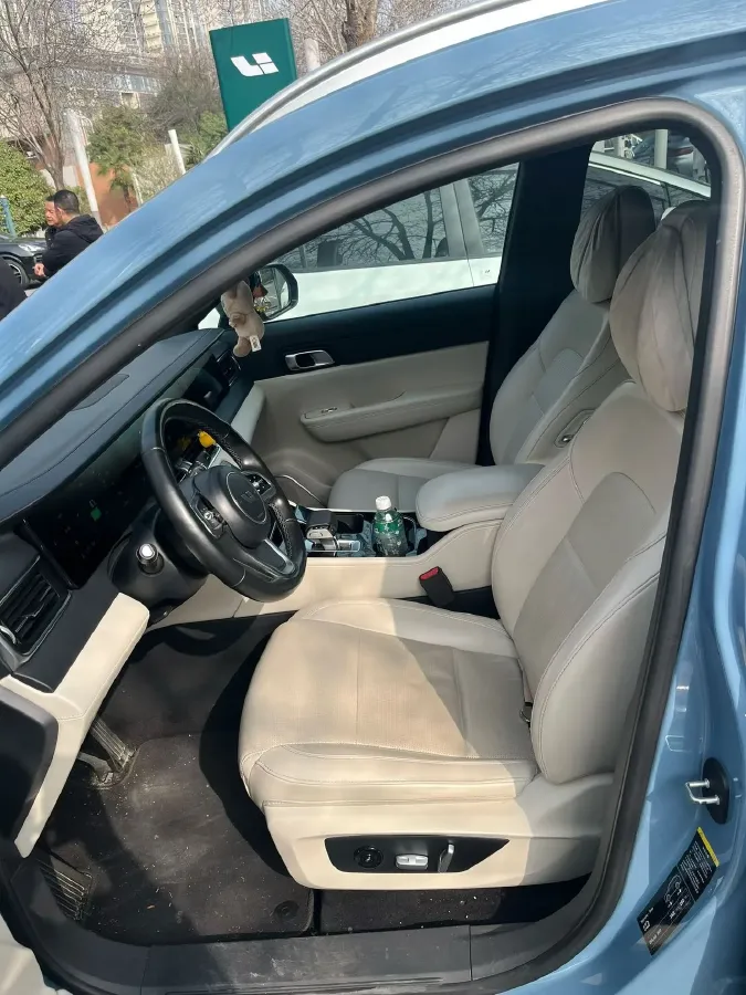 2021 Li ONE Range Extended 131HP REEV 40.5KWH,autocango,china used car exporter,china ev exporter,chinese used car exporter,chinese used ev exporter