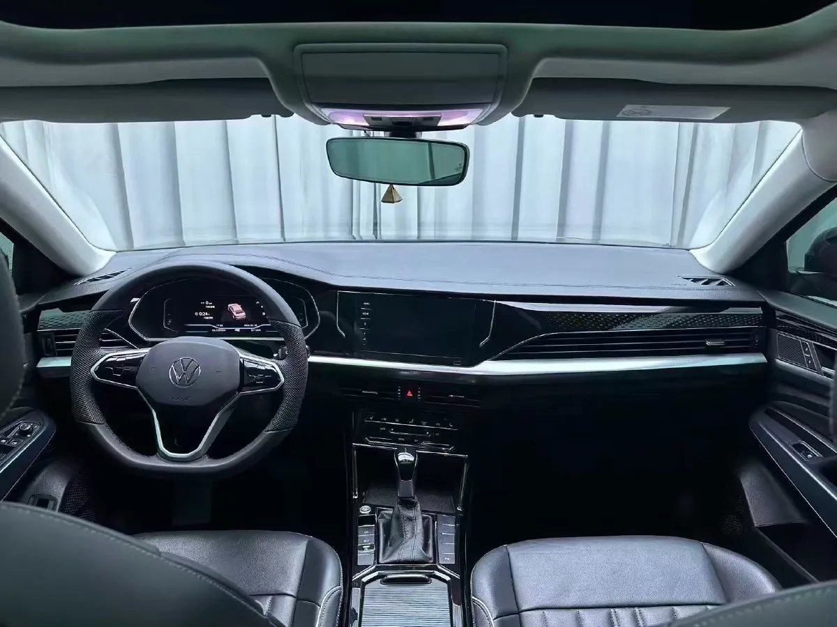 2023 Volkswagen Passat 2.0T 186HP L4 7DCT,autocango,china used car exporter,china ev exporter,chinese used car exporter,chinese used ev exporter