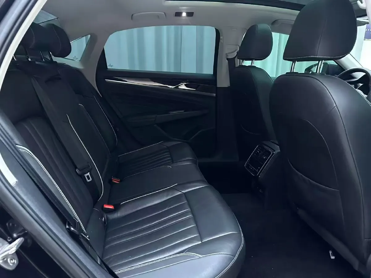 2023 Volkswagen Passat 2.0T 186HP L4 7DCT,autocango,china used car exporter,china ev exporter,chinese used car exporter,chinese used ev exporter