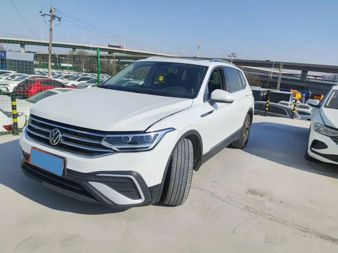 2023 Volkswagen Tiguan L 1.5T 160HP L4 7DCT,autocango,china used car exporter,china ev exporter,chinese used car exporter,chinese used ev exporter