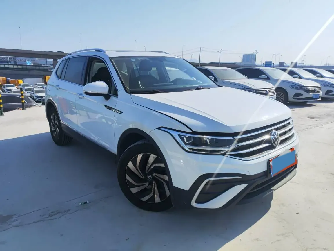 2023 Volkswagen Tiguan L 1.5T 160HP L4 7DCT,autocango,china used car exporter,china ev exporter,chinese used car exporter,chinese used ev exporter