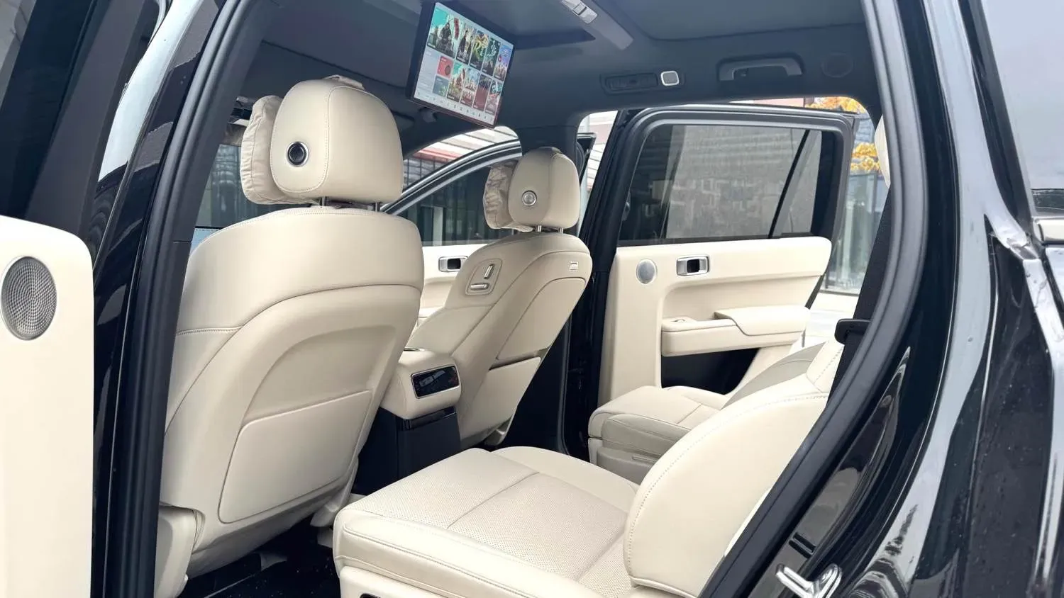 2024 Land Rover Range Rover Evoque 1.5T 200HP L3 8AT PHEV 15.5KWH,autocango,china used car exporter,china ev exporter,chinese used car exporter,chinese used ev exporter