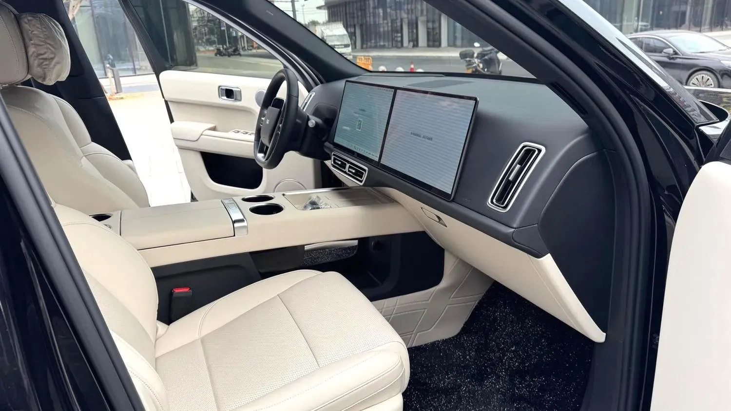 2024 Land Rover Range Rover Evoque 1.5T 200HP L3 8AT PHEV 15.5KWH,autocango,china used car exporter,china ev exporter,chinese used car exporter,chinese used ev exporter