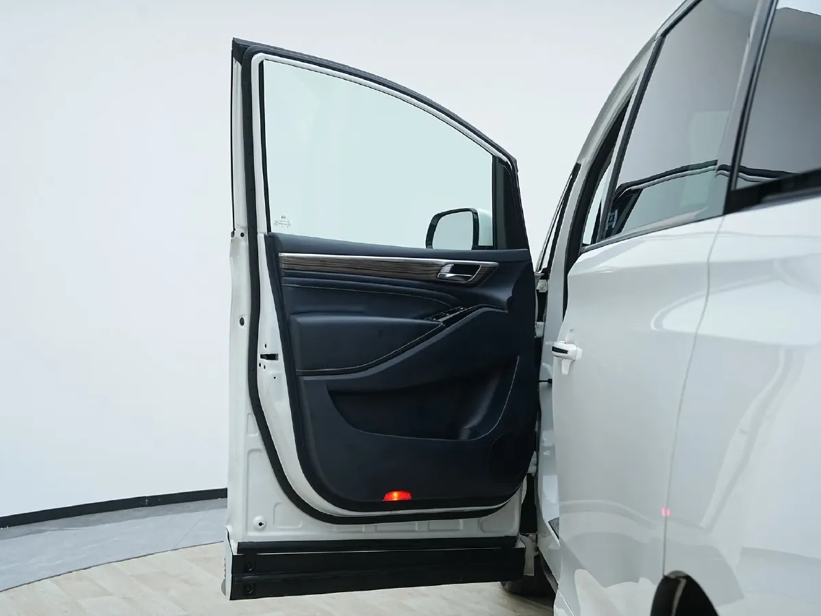 2021 GAC Trumpchi M8 2.0T 252HP L4 8AT,autocango,china used car exporter,china ev exporter,chinese used car exporter,chinese used ev exporter