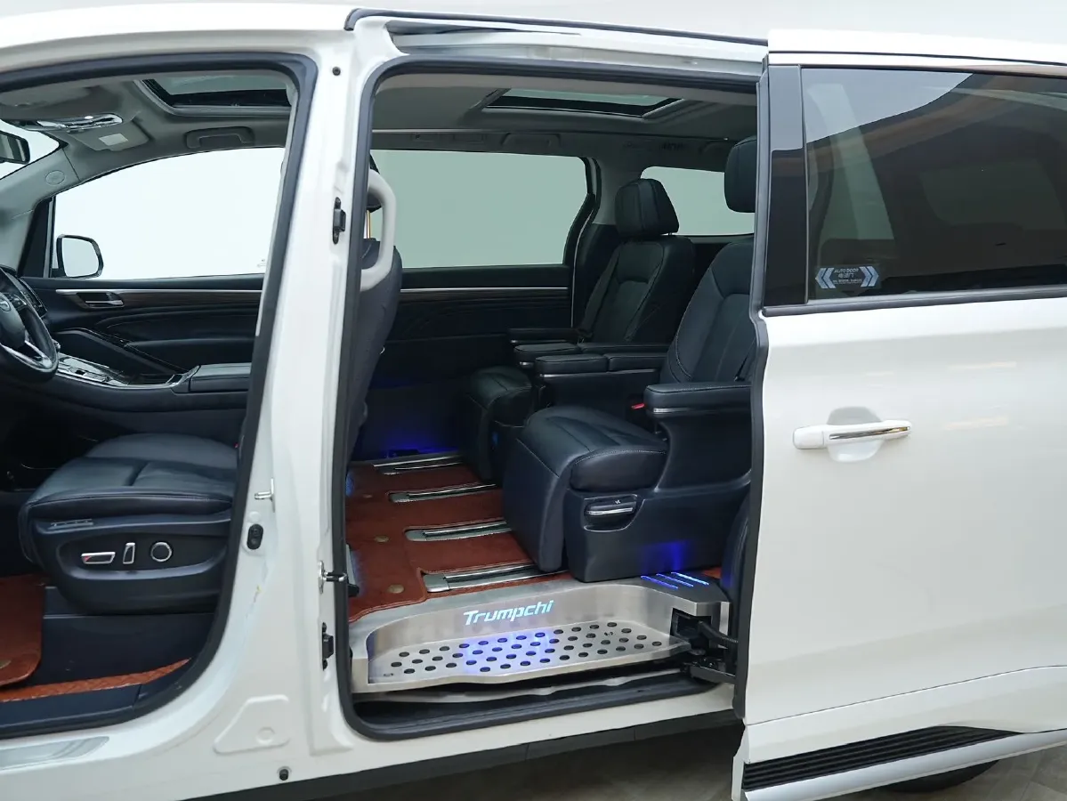 2021 GAC Trumpchi M8 2.0T 252HP L4 8AT,autocango,china used car exporter,china ev exporter,chinese used car exporter,chinese used ev exporter