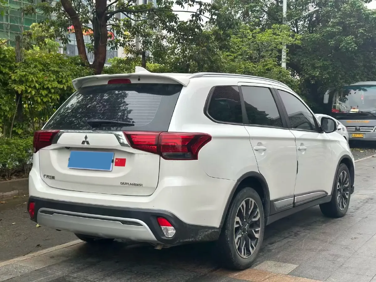 2019 Mitsubishi Outlander 2.0L 166HP L4 CVT,autocango,china used car exporter,china ev exporter,chinese used car exporter,chinese used ev exporter