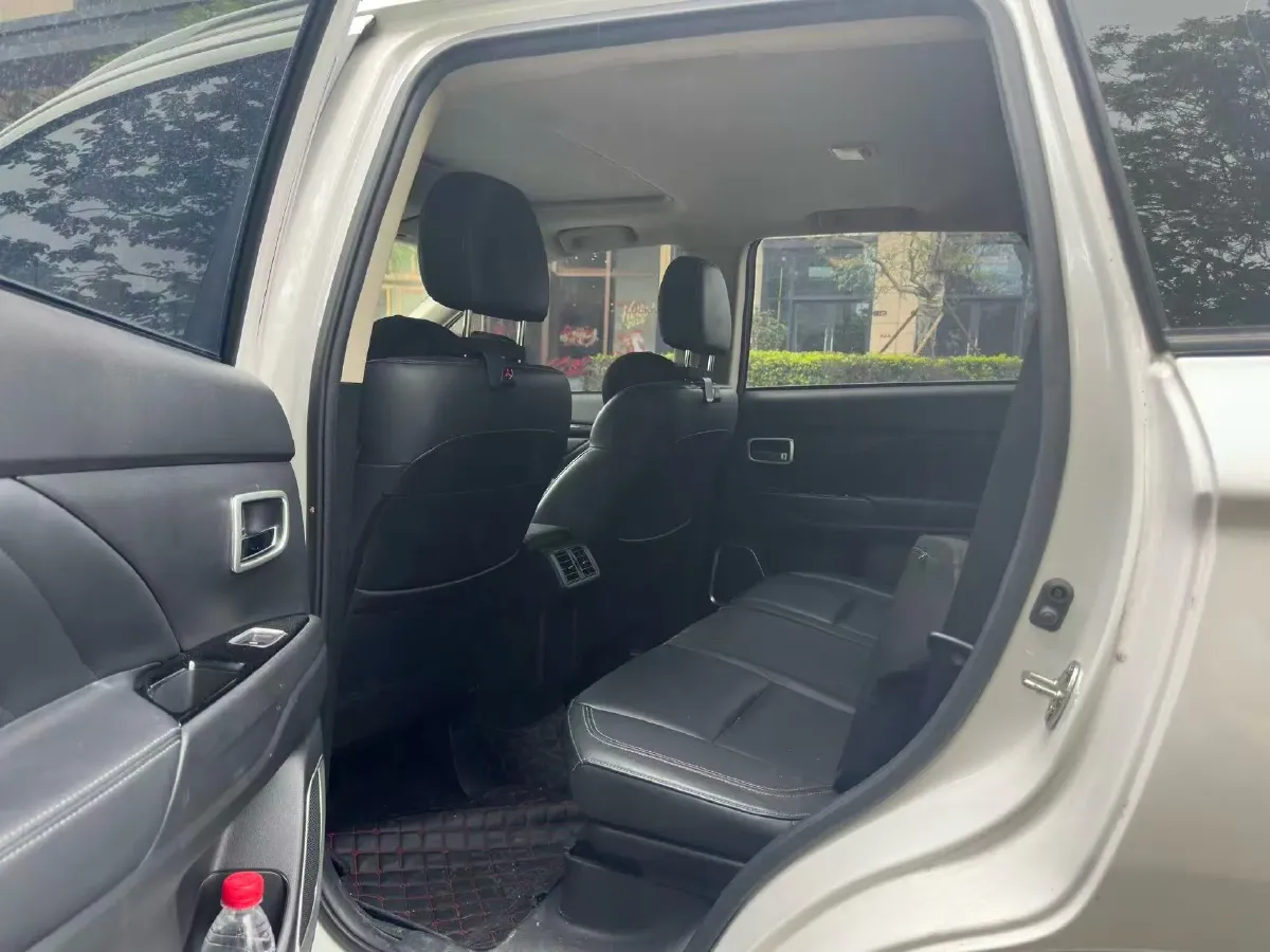 2019 Mitsubishi Outlander 2.0L 166HP L4 CVT,autocango,china used car exporter,china ev exporter,chinese used car exporter,chinese used ev exporter