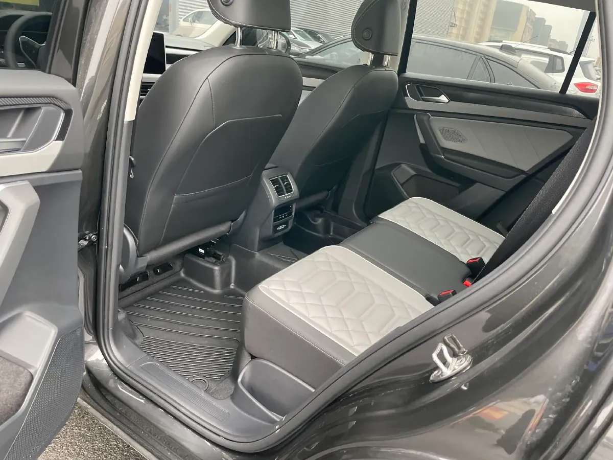 2025 Volkswagen Tayron 1.5T 160HP L4 7DCT,autocango,china used car exporter,china ev exporter,chinese used car exporter,chinese used ev exporter