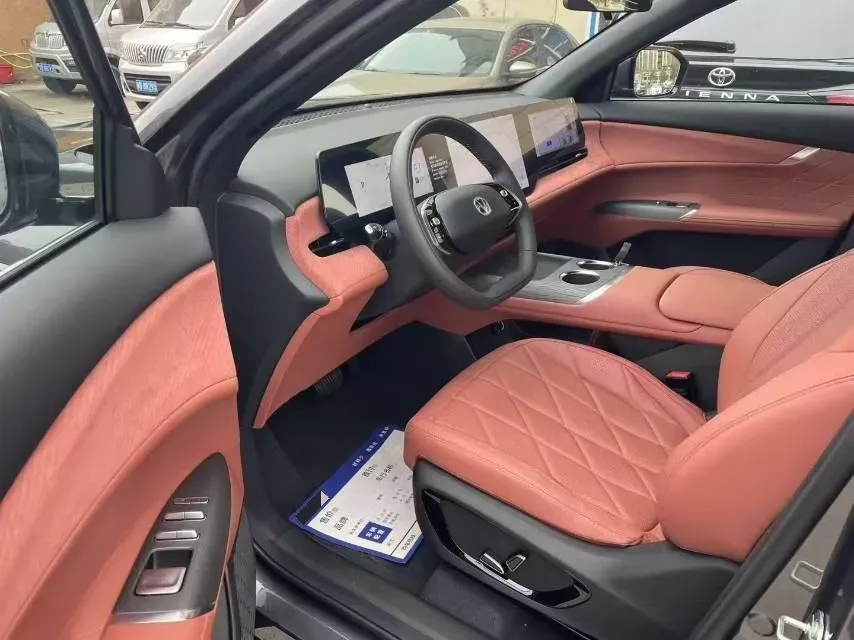 2025 ChangAn CS75 Plus 1.5T 192HP L4 8AT,autocango,china used car exporter,china ev exporter,chinese used car exporter,chinese used ev exporter