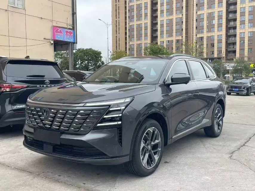 2025 ChangAn CS75 Plus 1.5T 192HP L4 8AT,autocango,china used car exporter,china ev exporter,chinese used car exporter,chinese used ev exporter