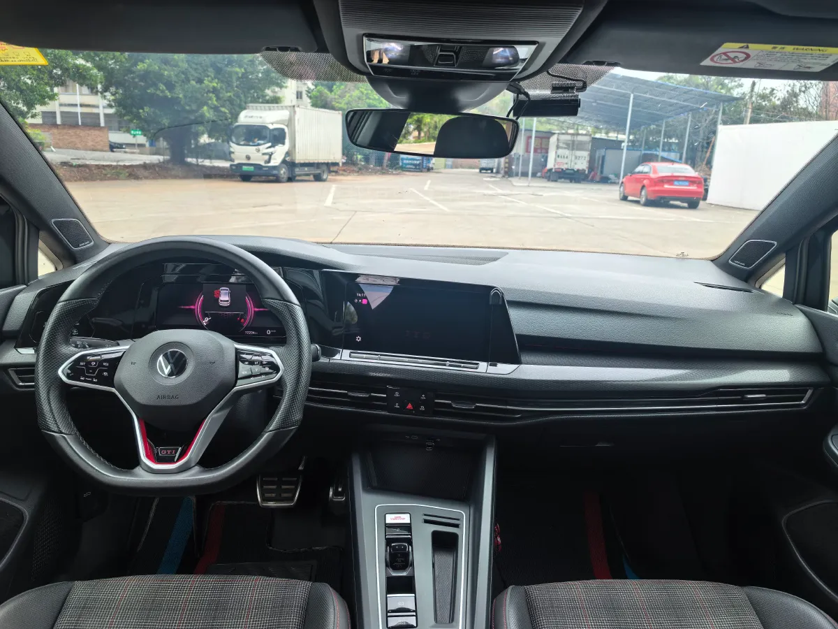 2021 Volkswagen GolfGTI 2.0T 220HP L4 7DCT,autocango,china used car exporter,china ev exporter,chinese used car exporter,chinese used ev exporter