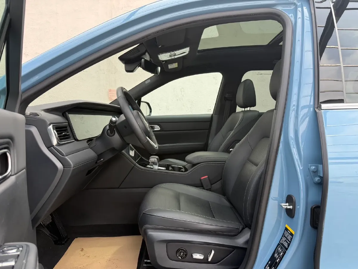 2021 Li ONE Range Extended 131HP REEV 40.5KWH,autocango,china used car exporter,china ev exporter,chinese used car exporter,chinese used ev exporter