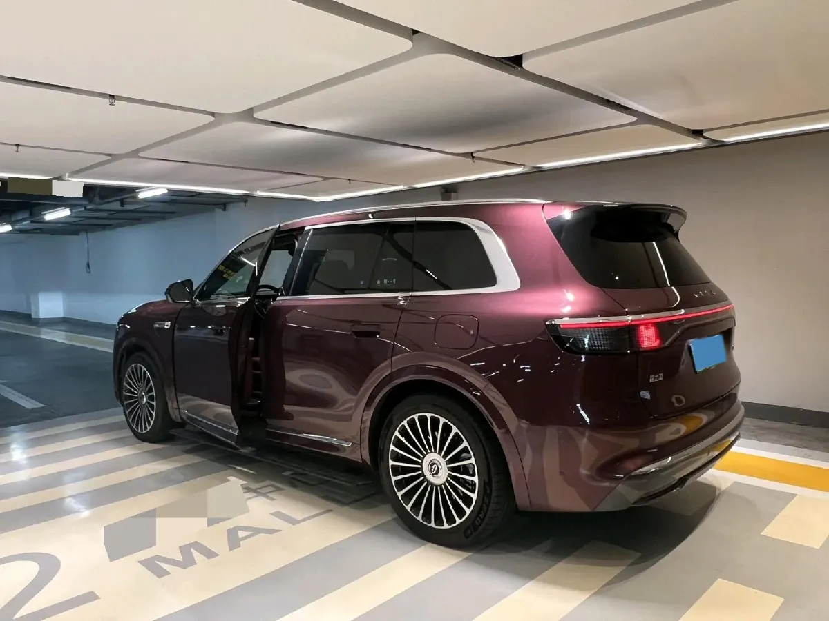 2025 AITO AITO M8 REEV 160HP REEV 53.4KWH,autocango,china used car exporter,china ev exporter,chinese used car exporter,chinese used ev exporter