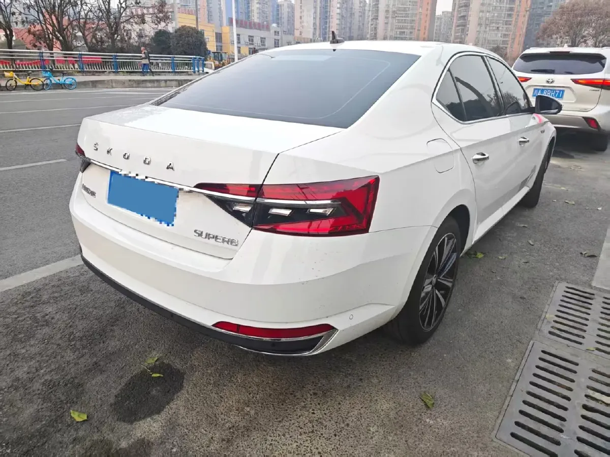 2022 Skoda Superb 1.4T 150HP L4 7DCT,autocango,china used car exporter,china ev exporter,chinese used car exporter,chinese used ev exporter