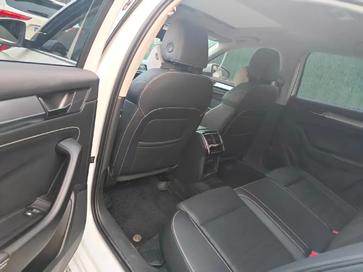 2022 Skoda Superb 1.4T 150HP L4 7DCT,autocango,china used car exporter,china ev exporter,chinese used car exporter,chinese used ev exporter