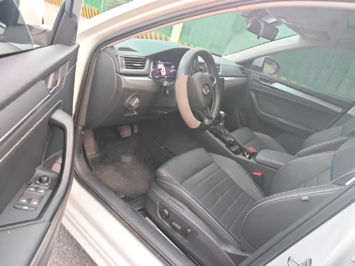 2022 Skoda Superb 1.4T 150HP L4 7DCT,autocango,china used car exporter,china ev exporter,chinese used car exporter,chinese used ev exporter