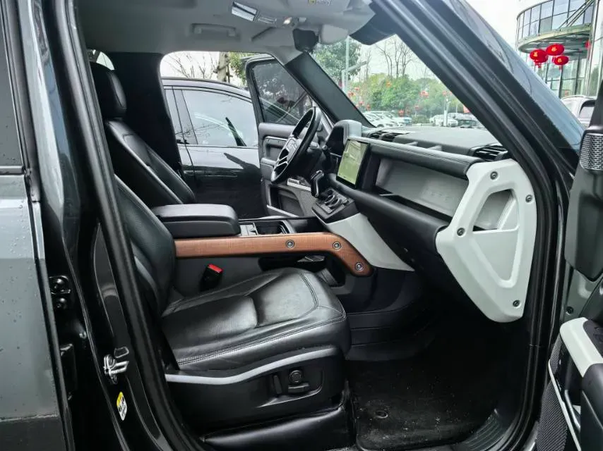 2023 Land Rover Defender 3.0T 400HP L6 8AT,autocango,china used car exporter,china ev exporter,chinese used car exporter,chinese used ev exporter