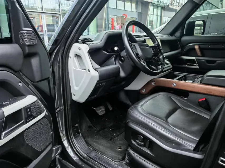 2023 Land Rover Defender 3.0T 400HP L6 8AT,autocango,china used car exporter,china ev exporter,chinese used car exporter,chinese used ev exporter