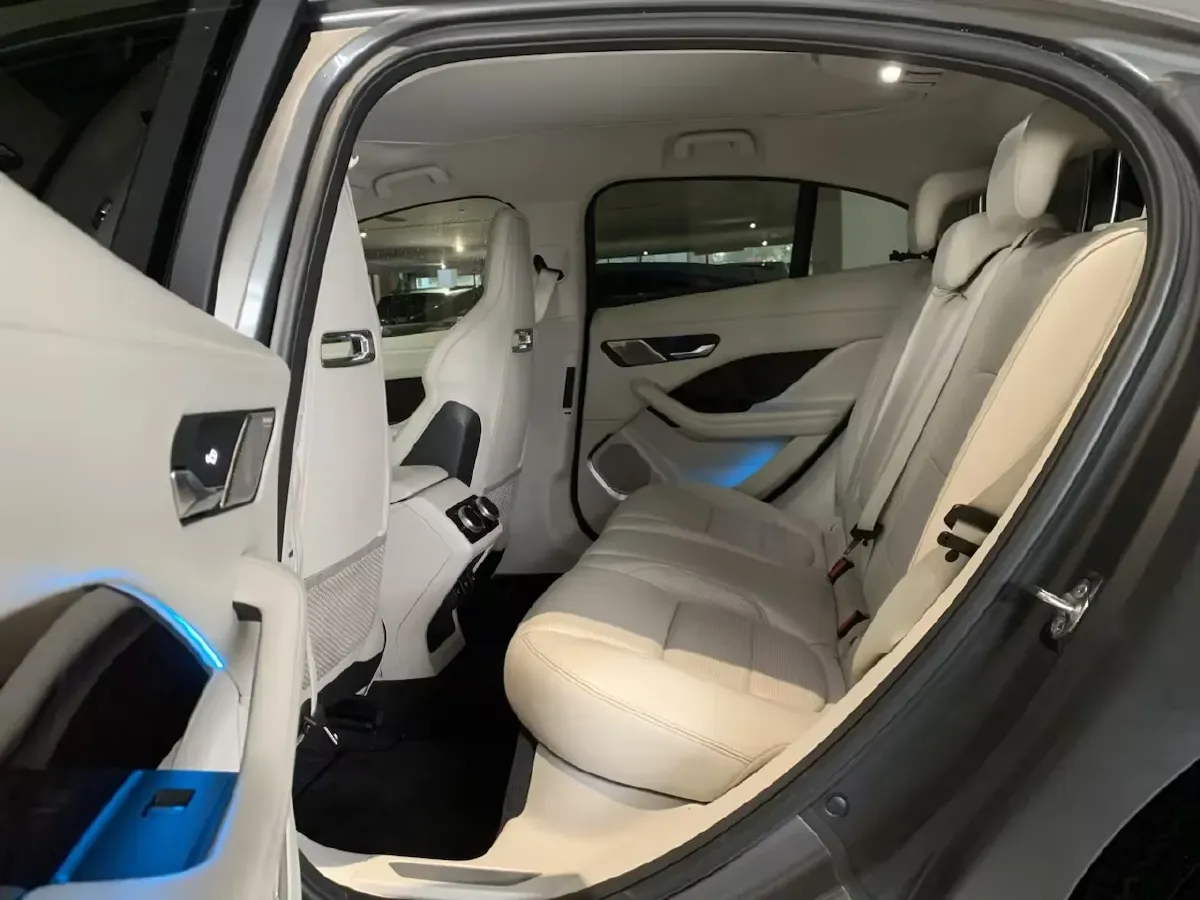 2018 Jaguar XF 3.0T 380HP V6 8AT,autocango,china used car exporter,china ev exporter,chinese used car exporter,chinese used ev exporter