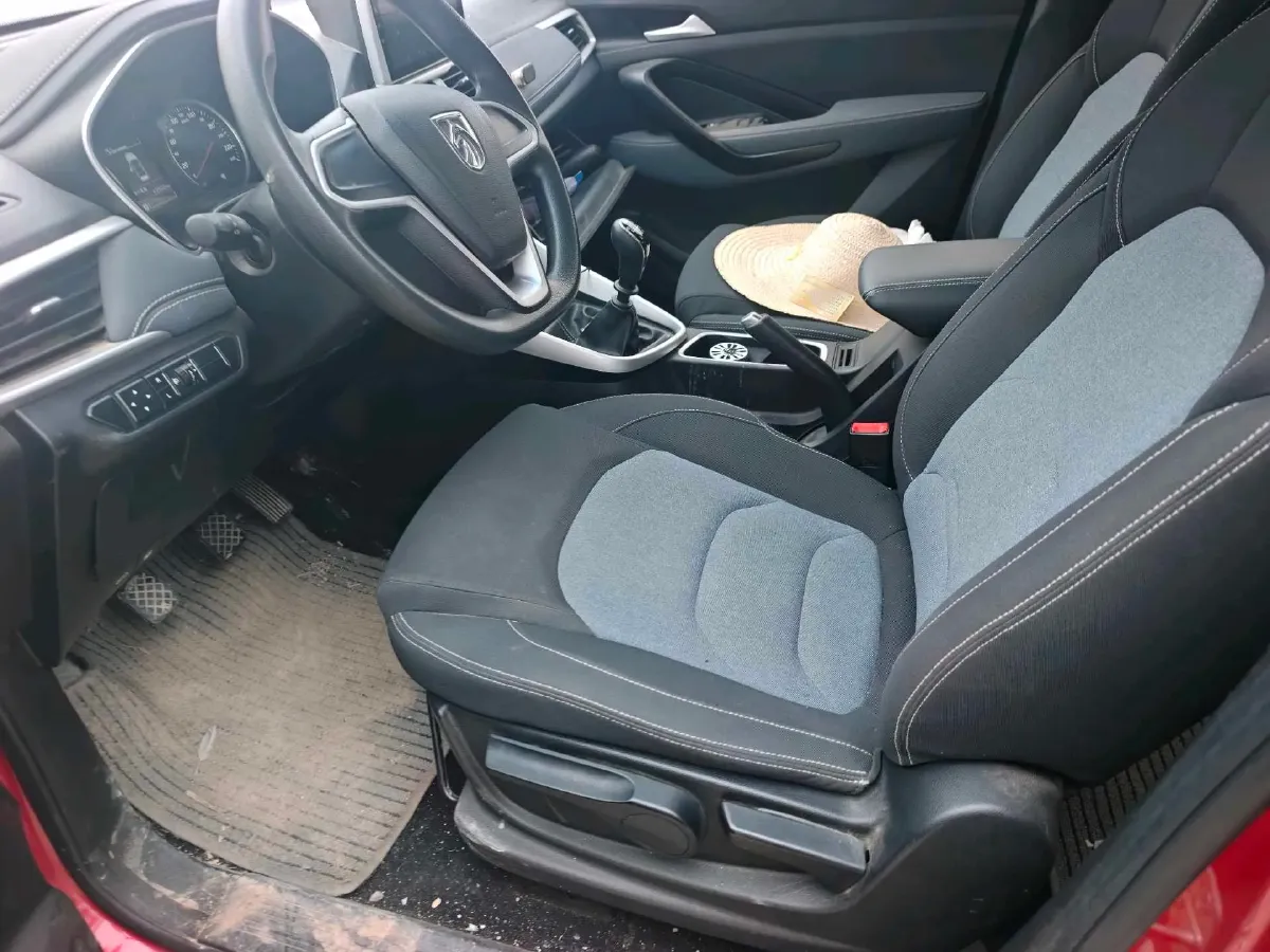 2018 BaoJun 530 1.5T 150HP L4 6MT,autocango,china used car exporter,china ev exporter,chinese used car exporter,chinese used ev exporter