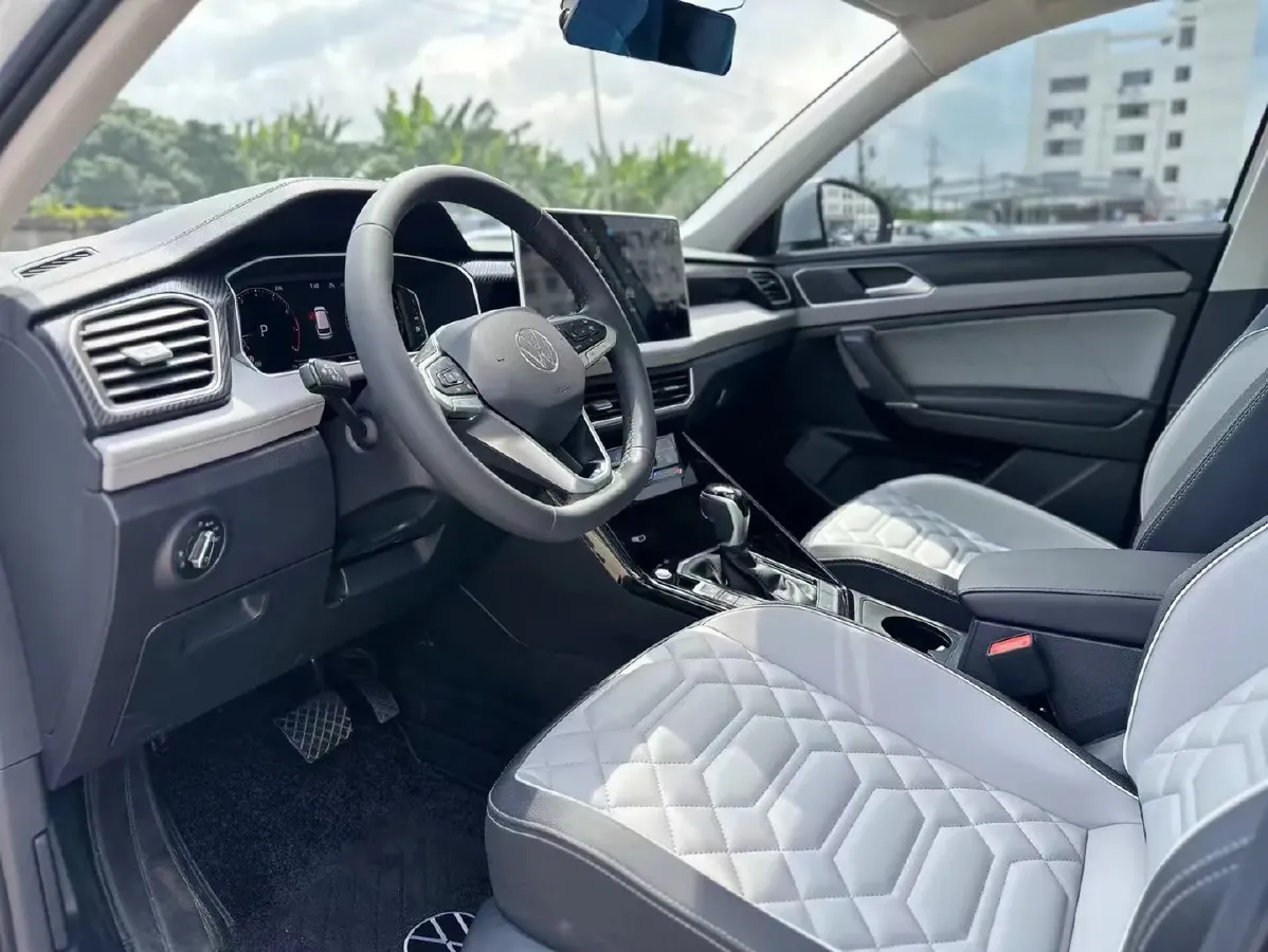 2024 Volkswagen Tayron 2.0T 186HP L4 7DCT,autocango,china used car exporter,china ev exporter,chinese used car exporter,chinese used ev exporter