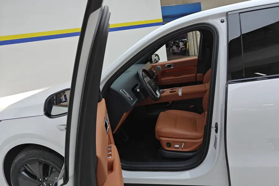 2024 Li L6 Range Extended 154HP L4 REEV 36.8KWH,autocango,china used car exporter,china ev exporter,chinese used car exporter,chinese used ev exporter