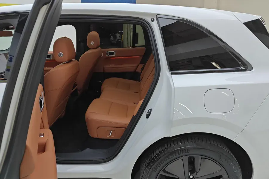 2024 Li L6 Range Extended 154HP L4 REEV 36.8KWH,autocango,china used car exporter,china ev exporter,chinese used car exporter,chinese used ev exporter