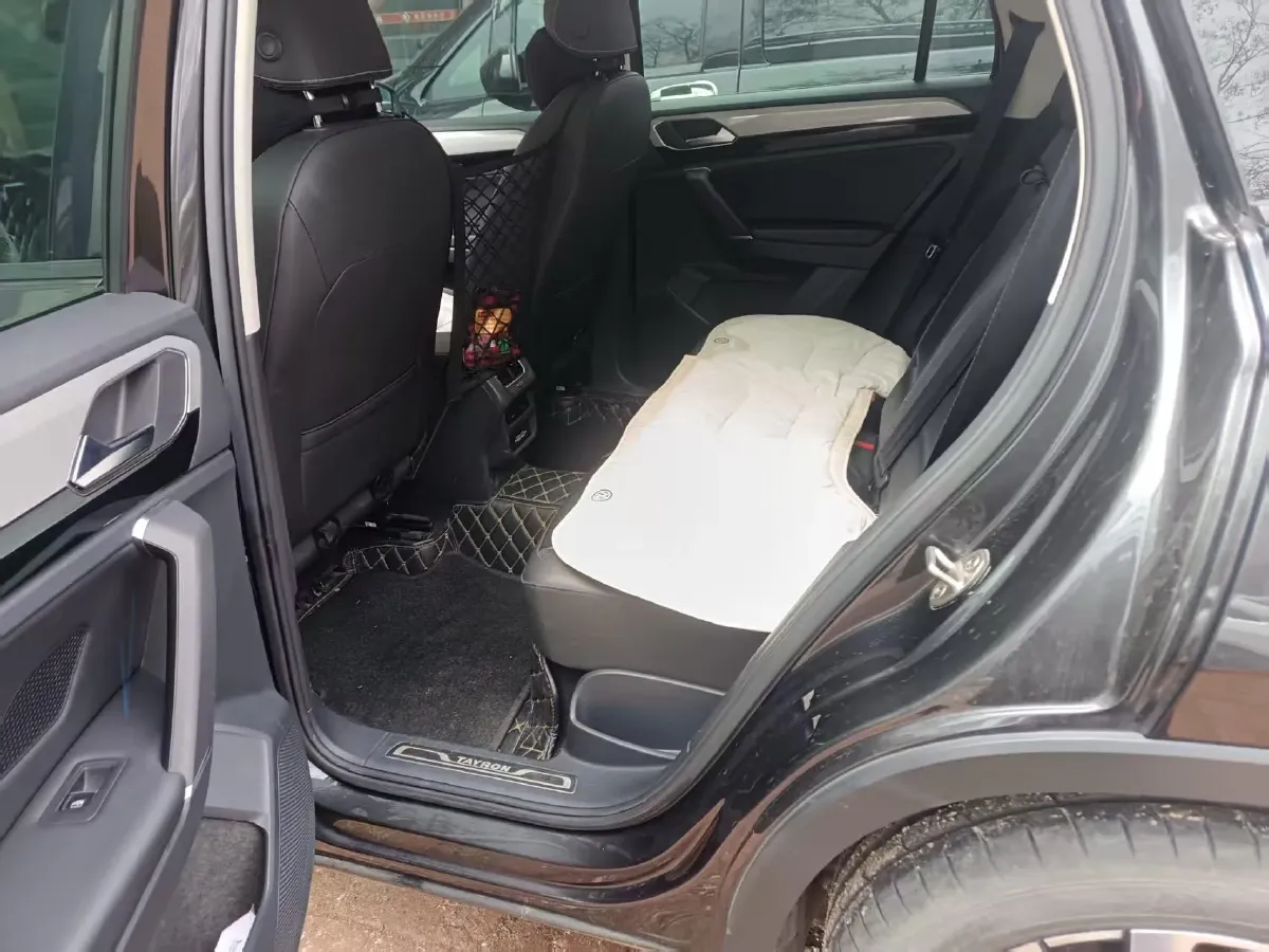 2019 Jeep Cherokee 2.0T 234HP L4 9AT,autocango,china used car exporter,china ev exporter,chinese used car exporter,chinese used ev exporter