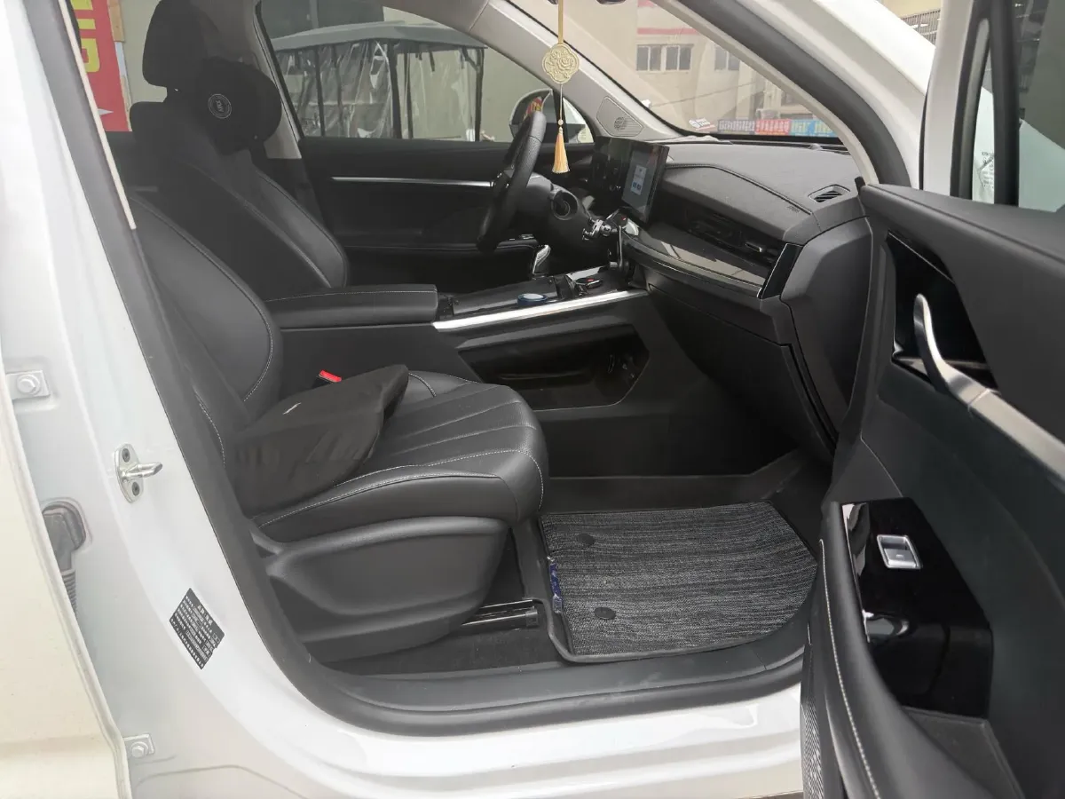 2022 Roewe RX5 MAX 1.5T 181HP L4 6AT,autocango,china used car exporter,china ev exporter,chinese used car exporter,chinese used ev exporter