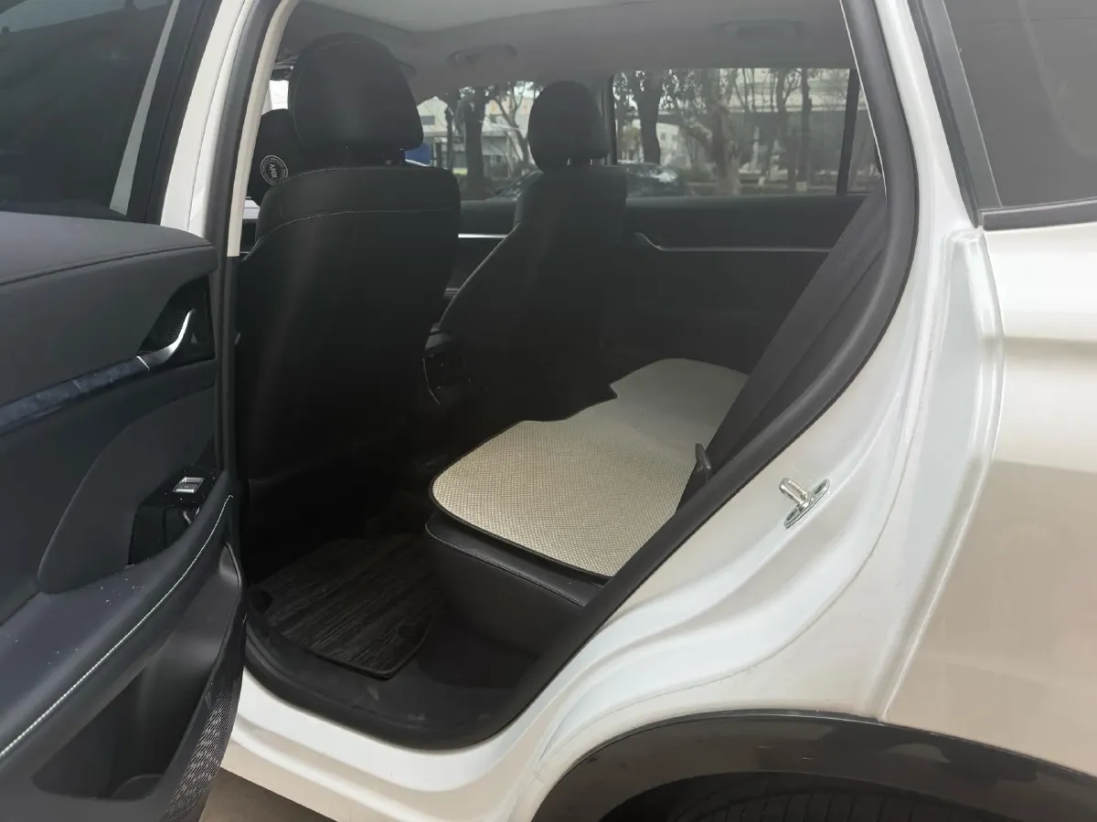 2022 Roewe RX5 MAX 1.5T 181HP L4 6AT,autocango,china used car exporter,china ev exporter,chinese used car exporter,chinese used ev exporter