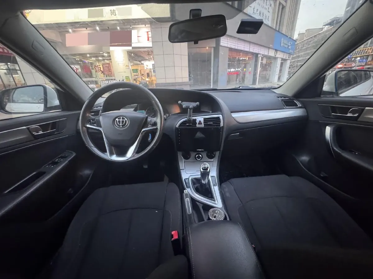 2017 Brilliance Auto H530 1.6L 118HP L4 5MT,autocango,china used car exporter,china ev exporter,chinese used car exporter,chinese used ev exporter