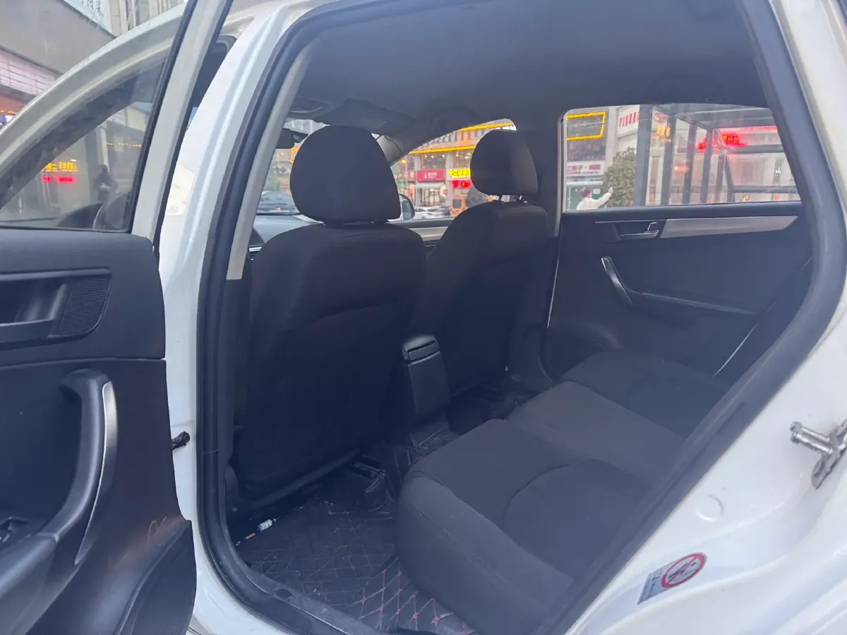 2017 Brilliance Auto H530 1.6L 118HP L4 5MT,autocango,china used car exporter,china ev exporter,chinese used car exporter,chinese used ev exporter