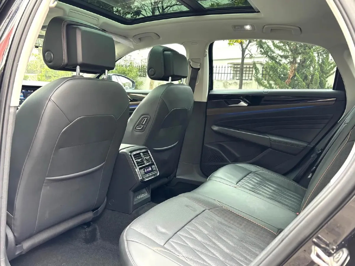 2019 Volvo V40 1.5T 152HP L4 6AT,autocango,china used car exporter,china ev exporter,chinese used car exporter,chinese used ev exporter