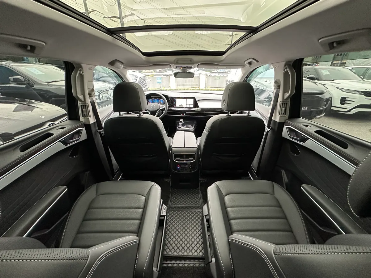 2024 Volkswagen Talagon 2.0T 220HP L4 7DCT,autocango,china used car exporter,china ev exporter,chinese used car exporter,chinese used ev exporter