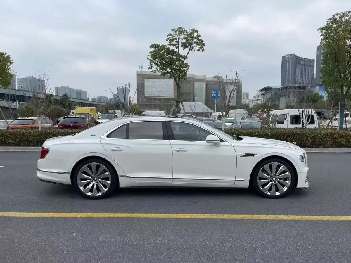 2025 Bentley Flying Spur 4.0T 600HP V8 8DCT PHEV 25.9KWH,autocango,china used car exporter,china ev exporter,chinese used car exporter,chinese used ev exporter