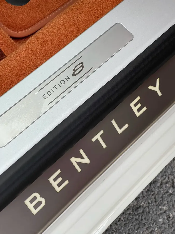 2025 Bentley Flying Spur 4.0T 600HP V8 8DCT PHEV 25.9KWH,autocango,china used car exporter,china ev exporter,chinese used car exporter,chinese used ev exporter